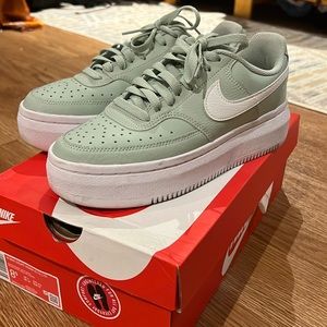 Nike court vision Alta - sea foam / summit white